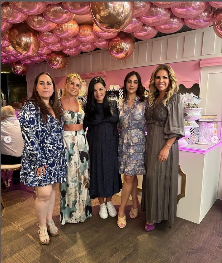  Maite Perroni y Andrés Tovar celebraron el baby shower de su hija