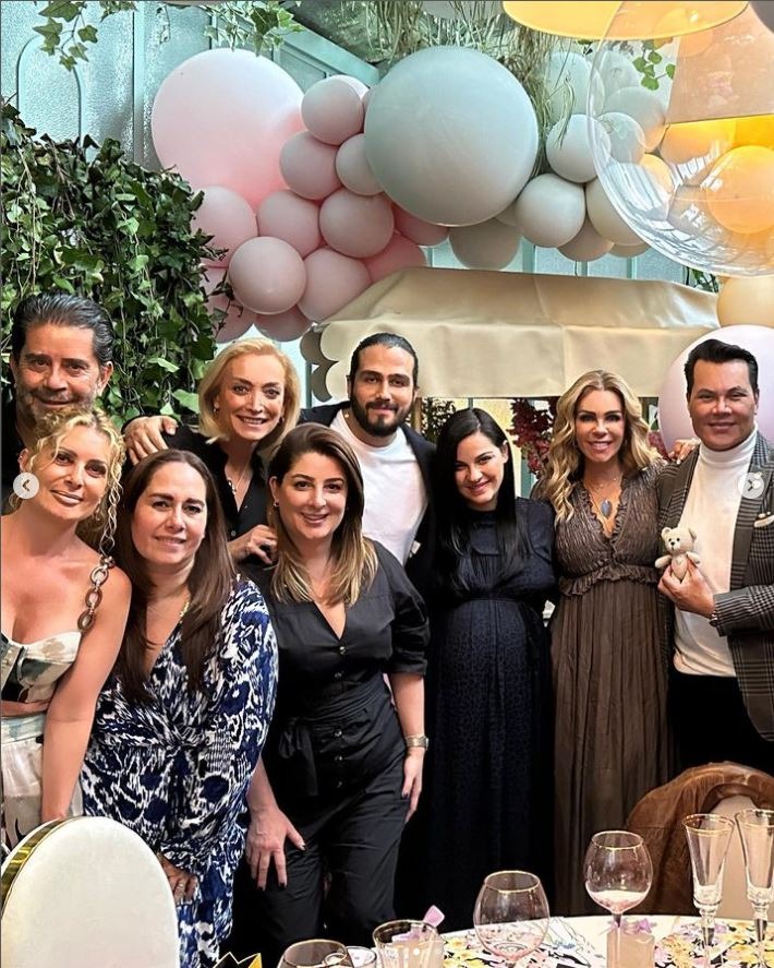  Maite Perroni y Andrés Tovar celebraron el baby shower de su hija