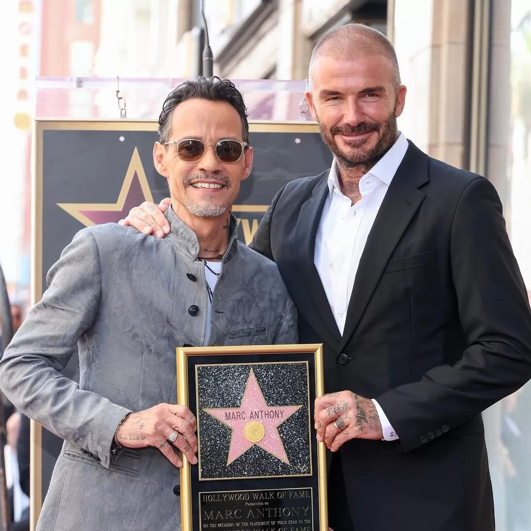 El exfutbolista David Beckham fue otro de los personajes que acompañó a Marc Anthony a develar su estrella de Hollywood/ Foto IG hwdwalkoffame