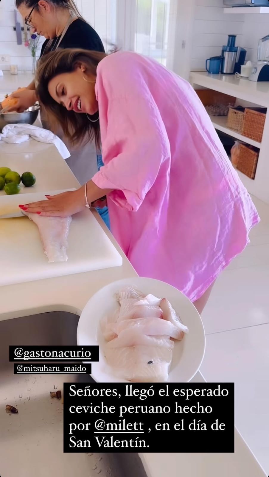 Milett Figueroa preparando ceviche a Marcelo Tinelli por San Valentín. Fuente: AméricaTV