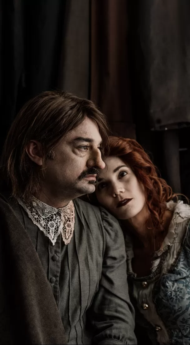 María Grazia Gamarra y Alonso Cano en ‘Cyrano de Bergerac’ / Instagram