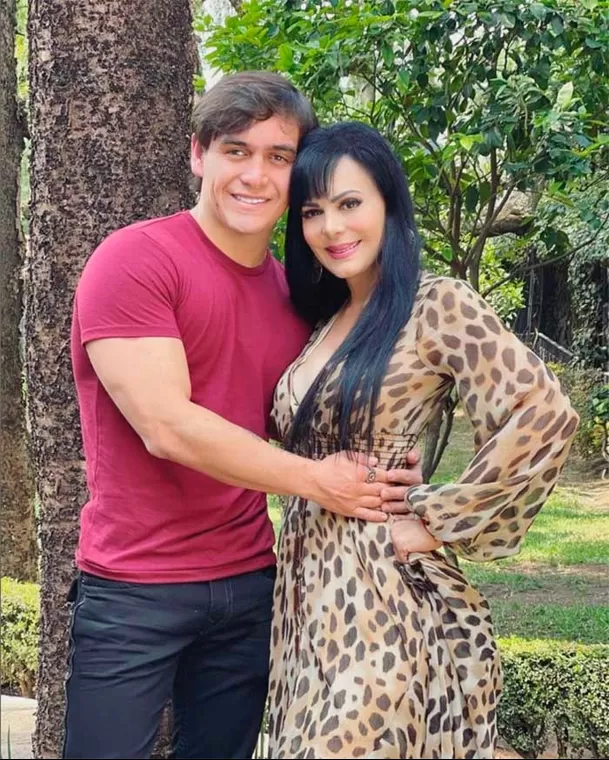 Maribel Guardia junto a su hijo, Julián Figueroa: Fuente: Instagram