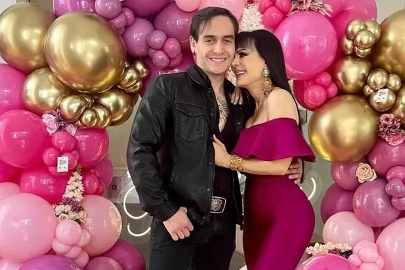 Maribel Guardia junto a su hijo, Julián Figueroa: Fuente: Instagram