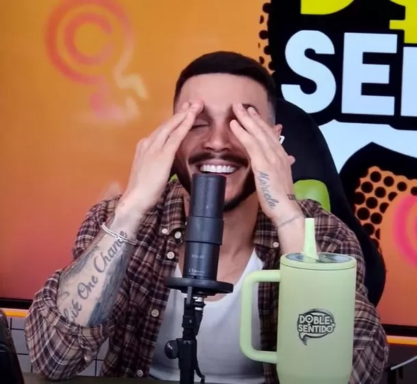 Mario Irivarren no recordó cuándo es el cumpleaños de Onelia Molina. Fuente: YouTube/DobleSentido Mario Irivarren no recordó cuándo es el cumpleaños de Onelia Molina. Fuente: YouTube/DobleSentido