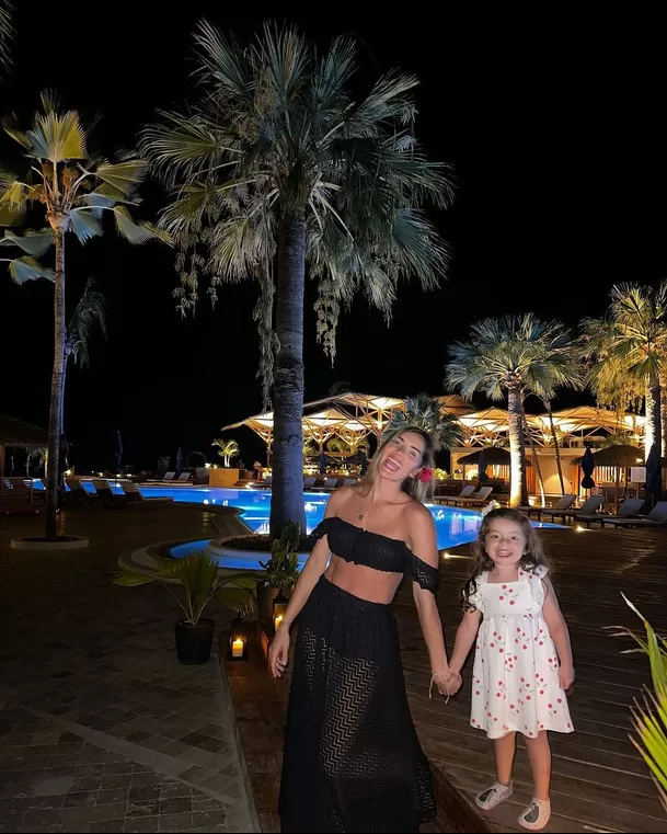 Korina Rivadeneira y su hija Lara en el norte / Instagram