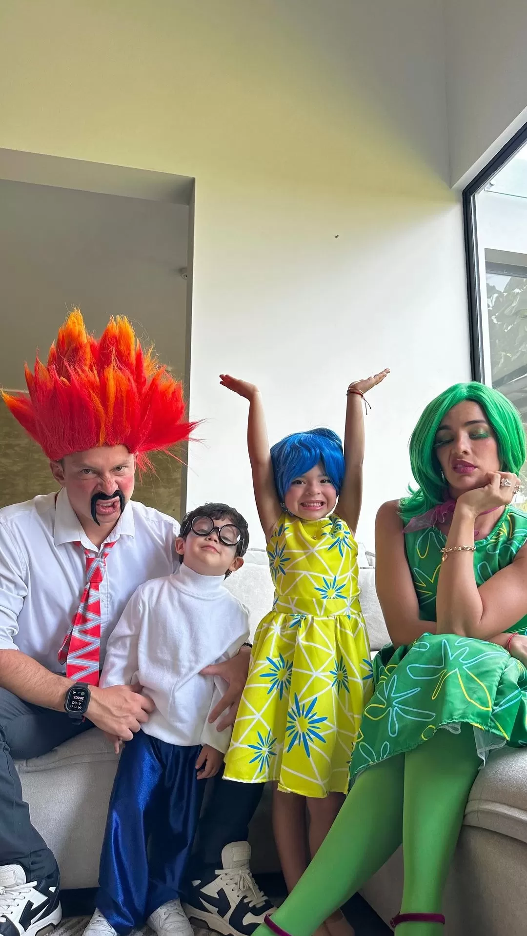 La familia de Mario Hart y Korina Rivadeneira por Halloween / Instagram