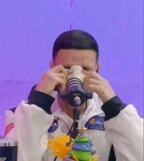 Mario Irivarren rompió en llanto en el estreno de su programa. Foto: Satélite +