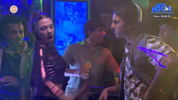 Maripaz comenzó a bailar ebria en discoteca y Valentino tapó ojos a todos. Fuente: AméricaTV