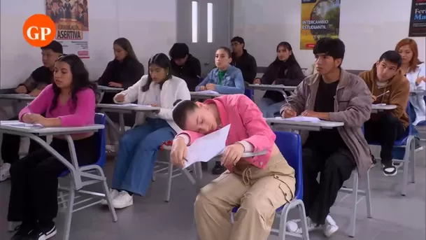 Maripaz se quedó dormida en pleno examen de admisión. Fuente: AméricaTV