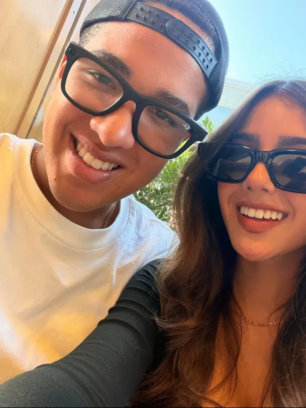 Adriano Farfán mantiene una relación con la joven Hillary Meza y presumen su amor en redes sociales / @hillaapp Adriano Farfán mantiene una relación con la joven Hillary Meza y presumen su amor en redes sociales / @hillaapp