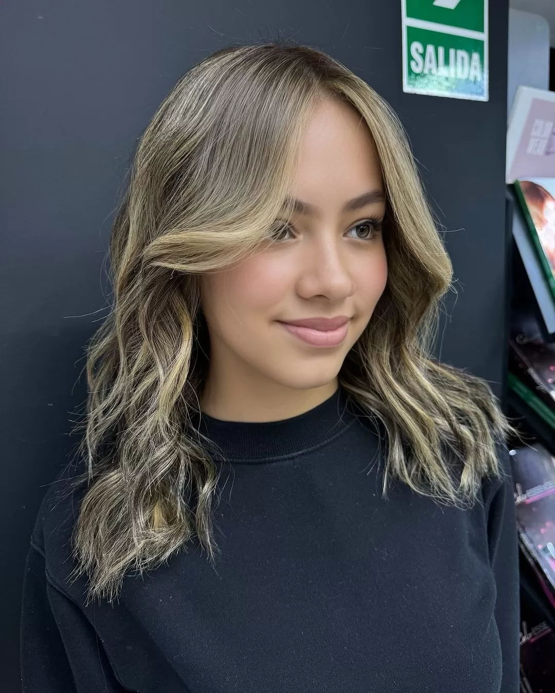 Melissa Lobatón cambió de look y ahora luce una rubia cabellera. Fuente: Instagram