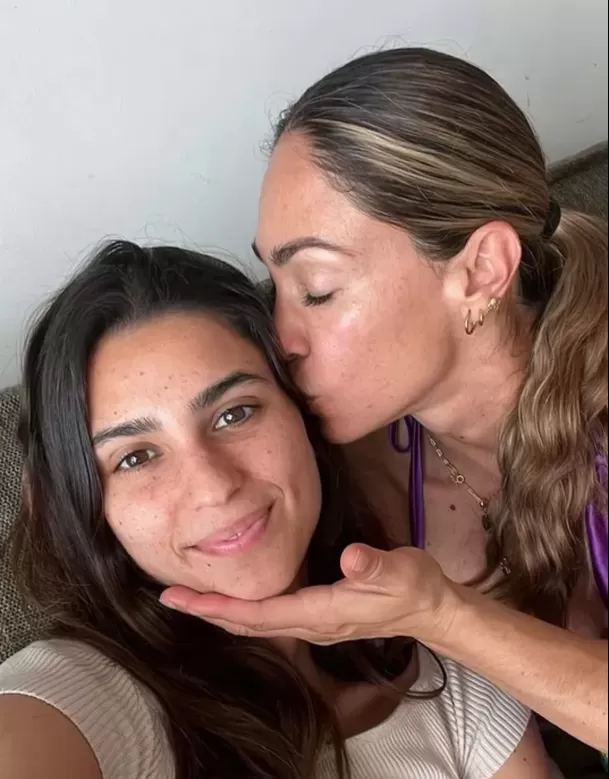 La integrante de Esto Es Guerra, Melissa Loza, fue captada compartiendo un momento familiar junto a su hija Flavia Ramos y el novio de la joven, quien celebró su cumpleaños durante una comida al aire libre. Video: Instagram flaviaramosloza_