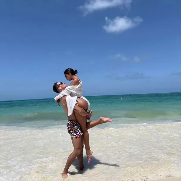 Melissa Paredes y Anthony Aranda viajaron a Cancún por su primer aniversario de casados / Instagram