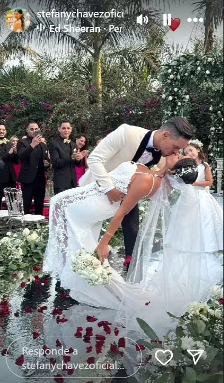 El primer beso de esposos de Melissa Paredes y Anthony Aranda/Foto: Instagram