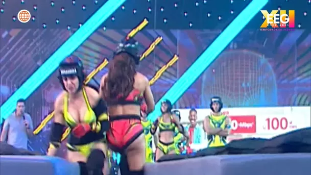 Choque entre Karen Dejo y Rosángela Espinoza durante la competencia. Fuente: AméricaTV