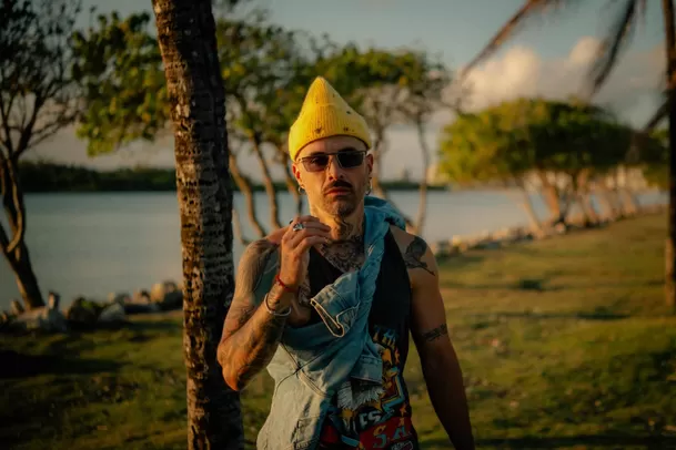 Mike Bahía en Perú. Foto: Difusión