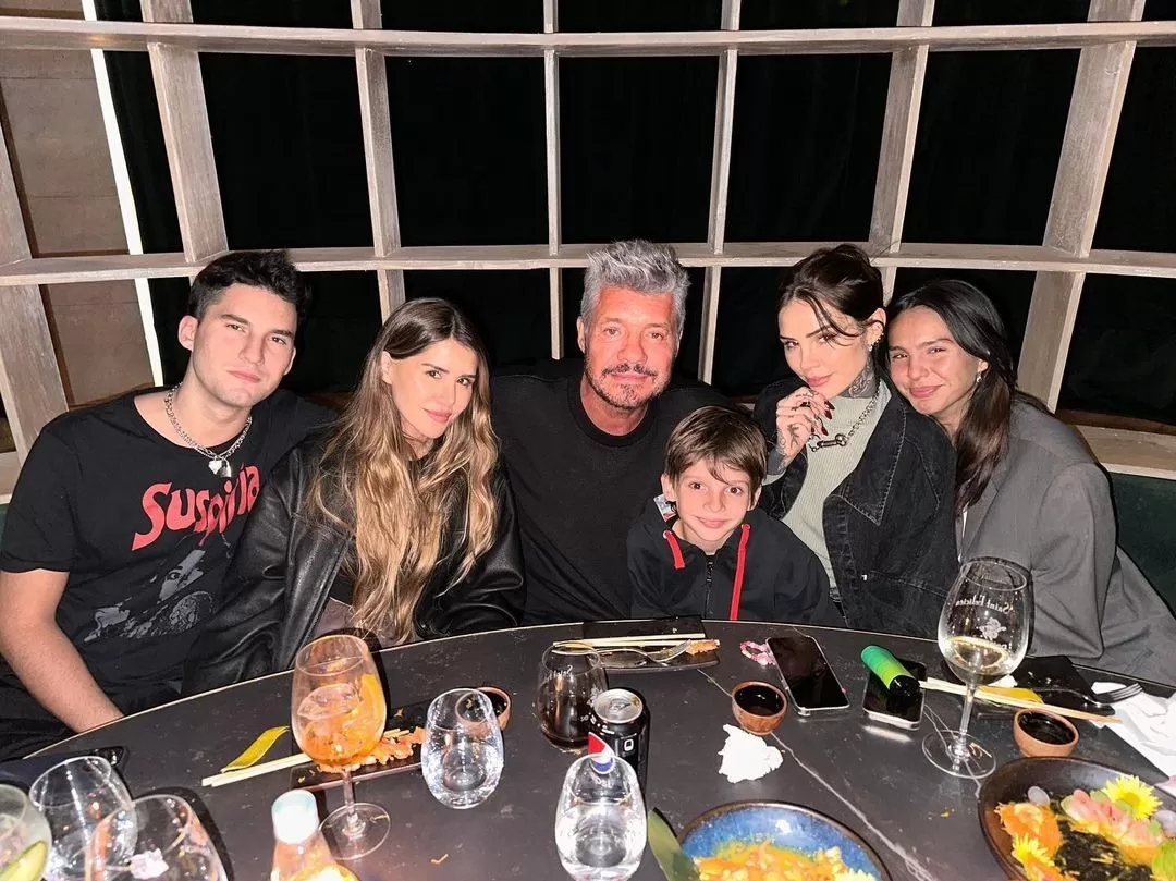 Marcelo Tinelli junto a sus cinco hijos en la previa de su cumpleaños. Fuente: Instagram