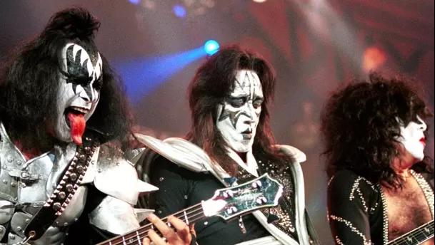 En 1973 cofundó Kiss, junto al baterista Peter Criss, el vocalista Paul Stanley y el bajista y vocalista Gene Simmons / AFP