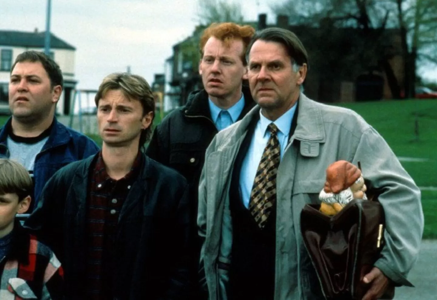 Tom Wilkinson en el reencuentro de Full Monty. Fuente: X