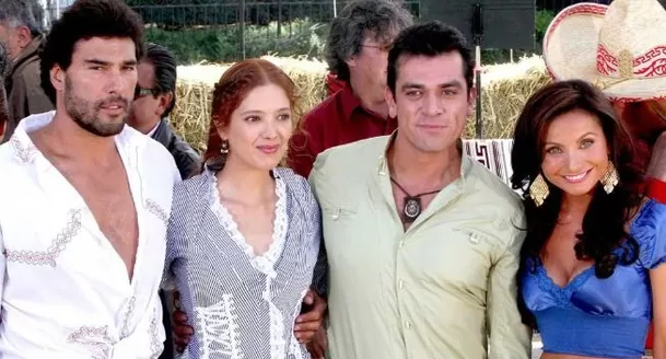 Adela Noriega protagonizó la novela 'Fuego en la sangre' con Eduardo Yáñez / Televisa