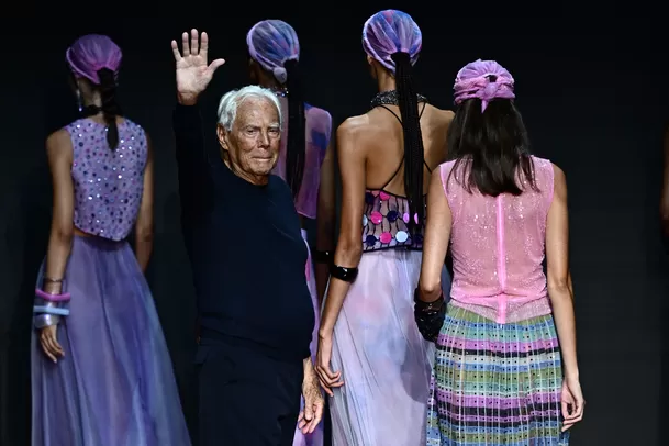 Giorgio Armani transformó la moda moderna con su estilo sobrio y elegante / AFP Giorgio Armani transformó la moda moderna con su estilo sobrio y elegante / AFP