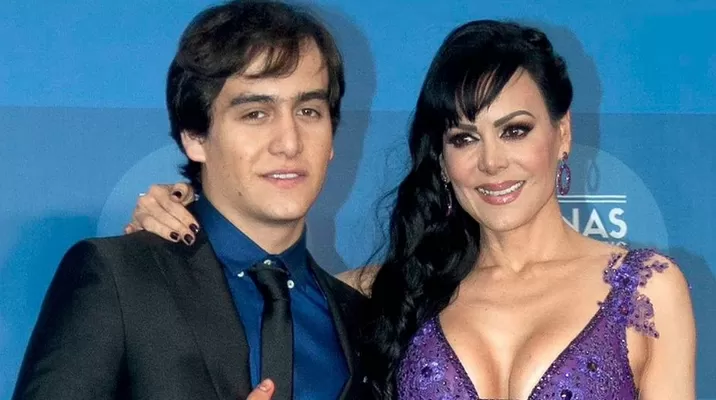 Maribel Guardia y su hijo Maribel Guardia y su hijo