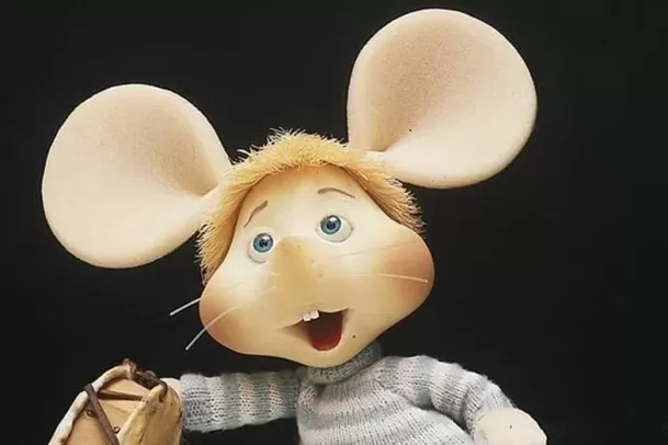 El trabajo vocal de Mazzullo con el ratón Topo Gigio comenzó oficialmente en 1961