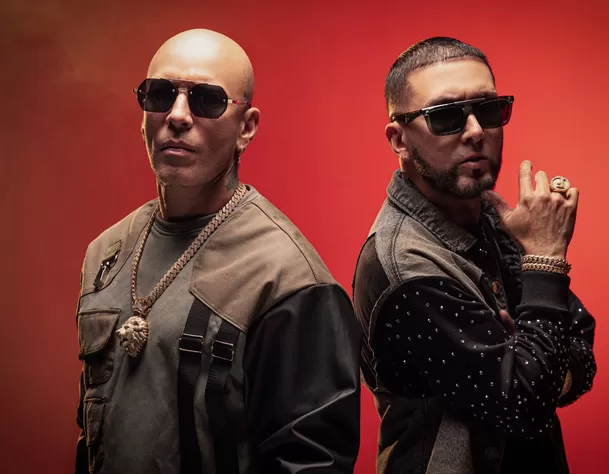 Alexis y Fido, dúo que mantiene vigentes éxitos como “5 Letras” y “Bartender”, conocidos por el público local