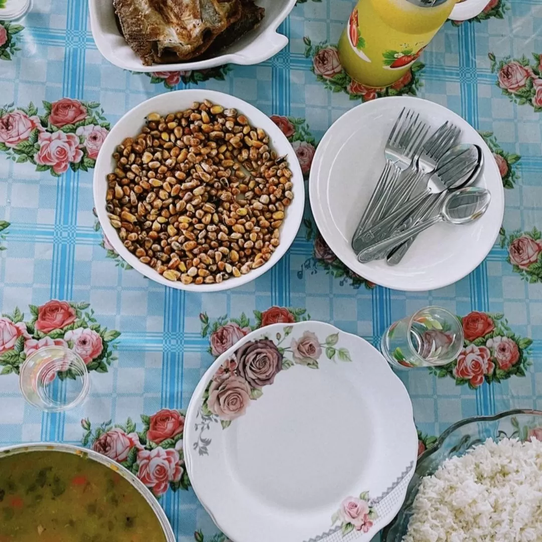 La familia de Rosmery los deleitó con un rico almuerzo norteño / Foto: IG Natalie Vértiz