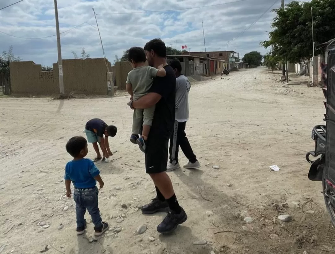 Los hijos de Yaco y Natali Liam y Leo felices de estar en casa de su querida nana Rosmery / IG Yaco Eskenazi