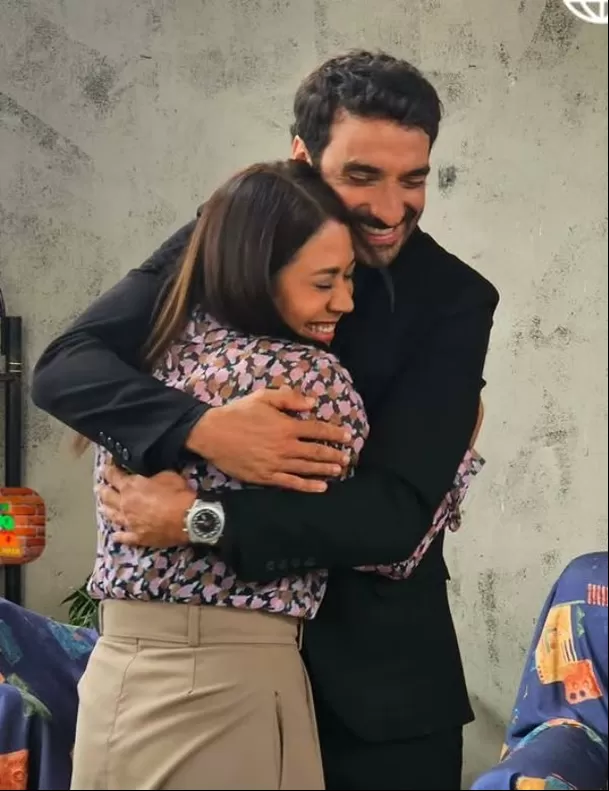 Los actores que interpretan a Juana y Juan Pablo en Al fondo hay sitio compartieron un divertido momento fuera de la ficción. Foto: América Multimedia Los actores que interpretan a Juana y Juan Pablo en Al fondo hay sitio compartieron un divertido momento fuera de la ficción. Foto: América Multimedia