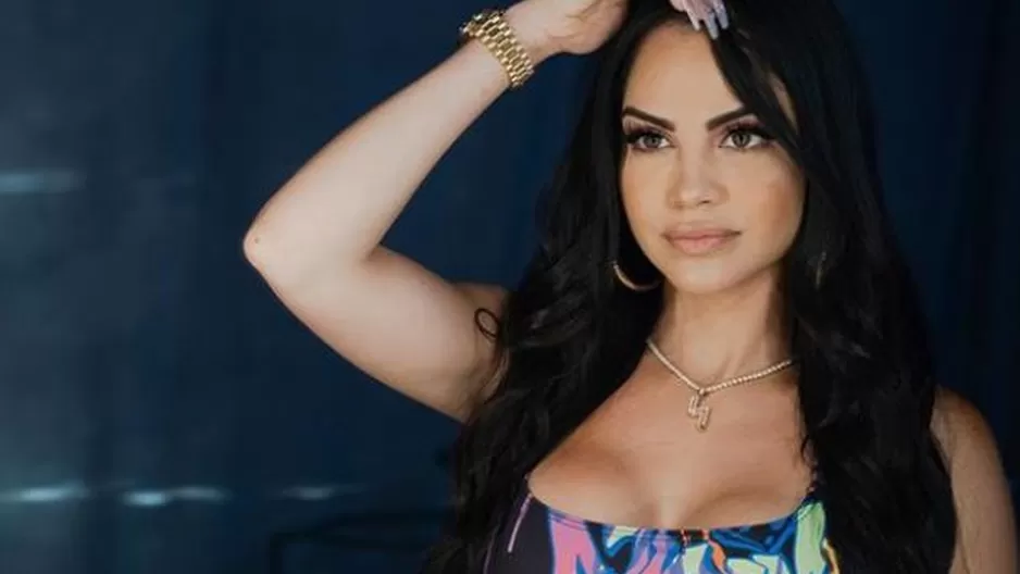 Natti Natasha muestra sus atributos con particular jean 