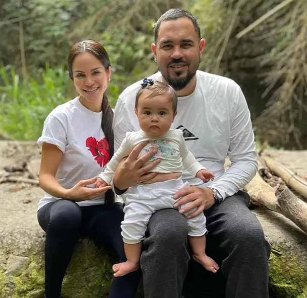 Natti Natasha y Raphy Pina junto a su hija. Fuente: Instagram