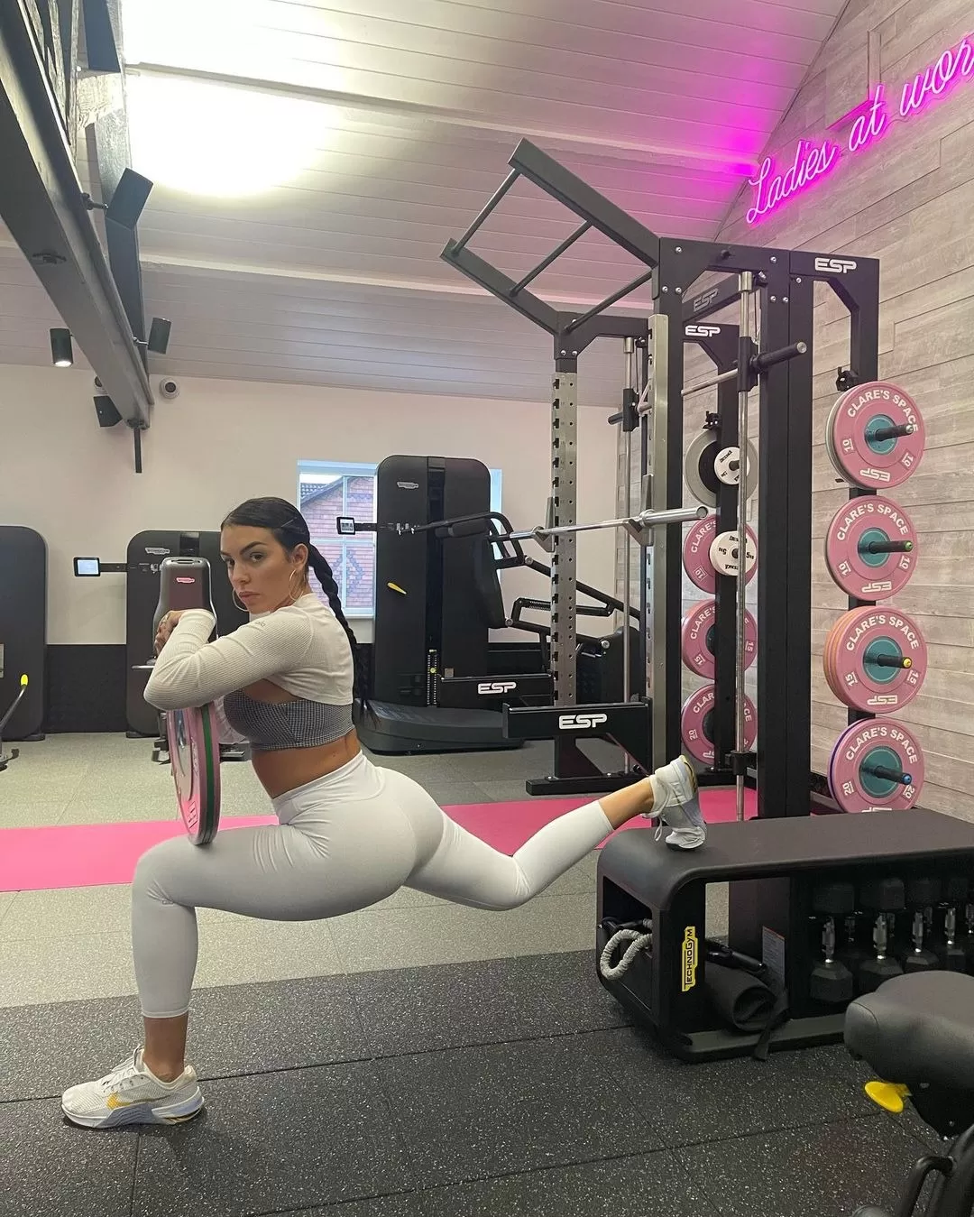 Conseguir un derrier como el de la pareja de CR7 es solo cuestión de mucho ejercicio y disciplina/ Foto: IG Georgina Rodriguez