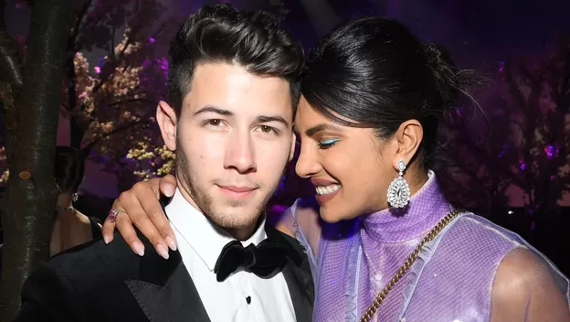 Nick Jonas y Priyanka Chopra sorprenden al darle la bienvenida a su primer bebé