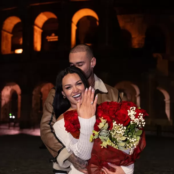 Angie Arizaga y Jota Benz se comprometieron en enero de este año en Italia / Instagram