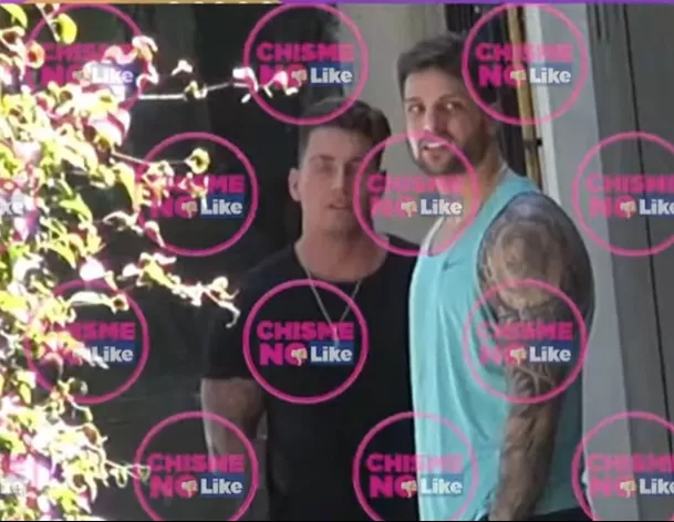 El programa 'Chisme No Like' grabó a Nicola Porcella visitando una lujosa residencia que según el programa estaría por comprar/Foto: Chisme no Like El programa 'Chisme No Like' grabó a Nicola Porcella visitando una lujosa residencia que según el programa estaría por comprar/Foto: Chisme no Like