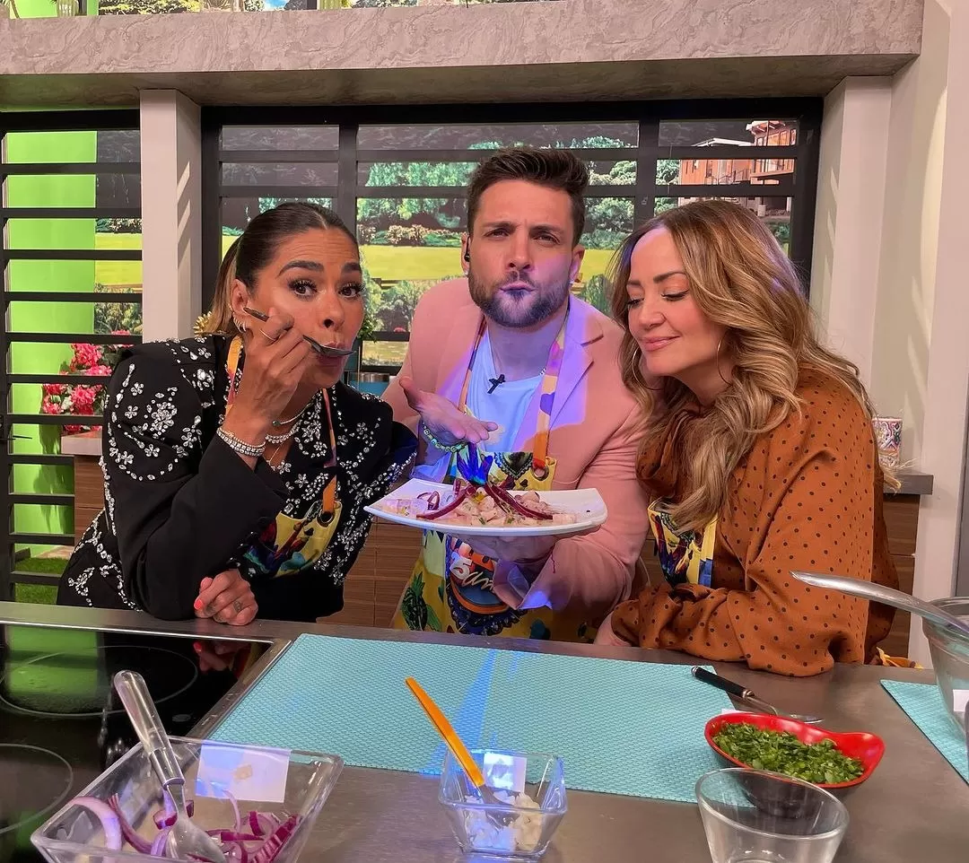 Galilea Montijo, Nicola Porcella y Andrea Legarreta en 'Hoy' / Televisa