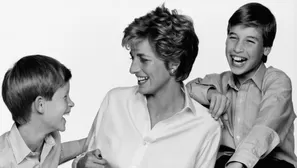 Diana de Gales junto a sus hijos William  y Harry. Foto: Difusión