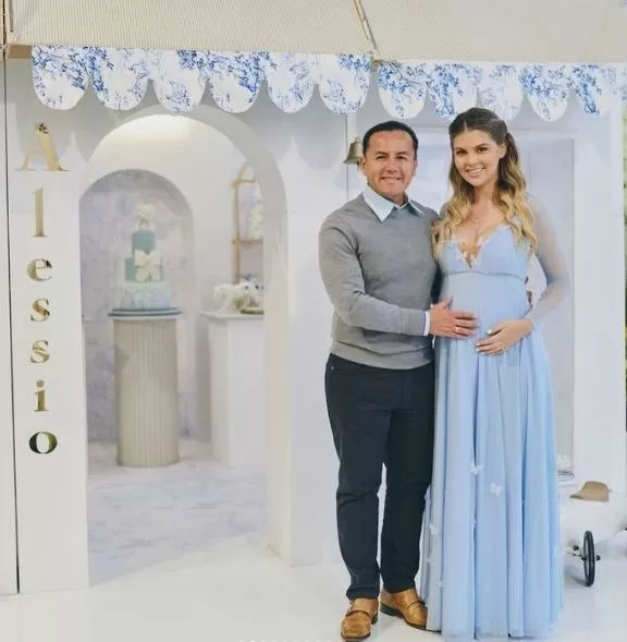 El último sábado por a la tarde Brunella Horna y Richard Acuña celebraro el baby shower de Alessio(/Foto; Instagram 