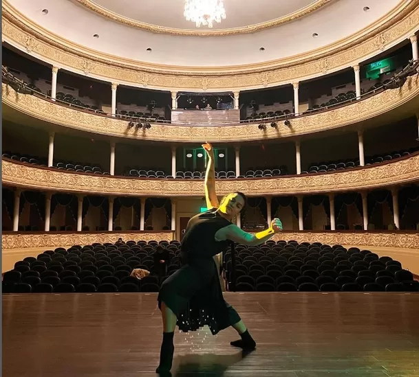 Daniela Darcourt domina el canto, baile, toca instrumentos musicales y hoy sorprende como dibujante/Foto: Instagram