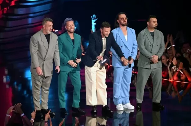 Los miembros de NSYNC: Joey Fatone, Lance Bass, Justin Timberlake, JC Chasez y Chris Kirkpatrick, en los MTV Video Music Awards, 2023. Fuente: AFP