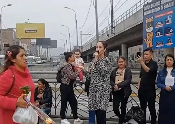 Olinda Castañeda predicando la palabra en San Juan de Miraflores / Instagram