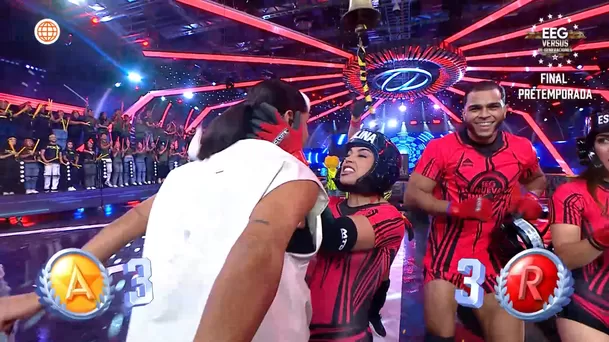 Onelia Molina celebró su triunfo en la cara de Katia Palma. Fuente: AméricaTV