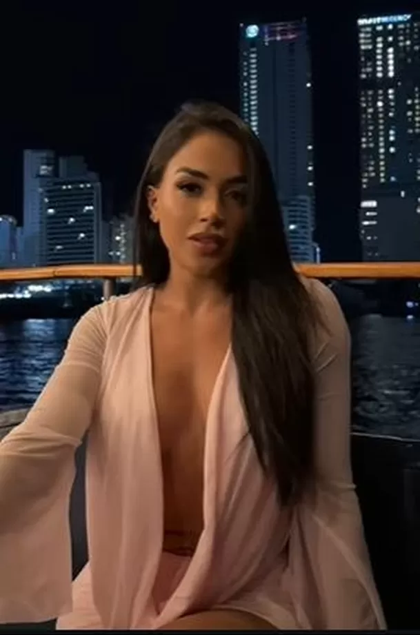 La integrante de 'Esto es Guerra' compartió imágenes de su paso por Colombia y sorprendió a sus seguidores con un arriesgado outfit que se robó todas las miradas Video: Instagram @oneliamolina_ La integrante de 'Esto es Guerra' compartió imágenes de su paso por Colombia y sorprendió a sus seguidores con un arriesgado outfit que se robó todas las miradas Video: Instagram @oneliamolina_