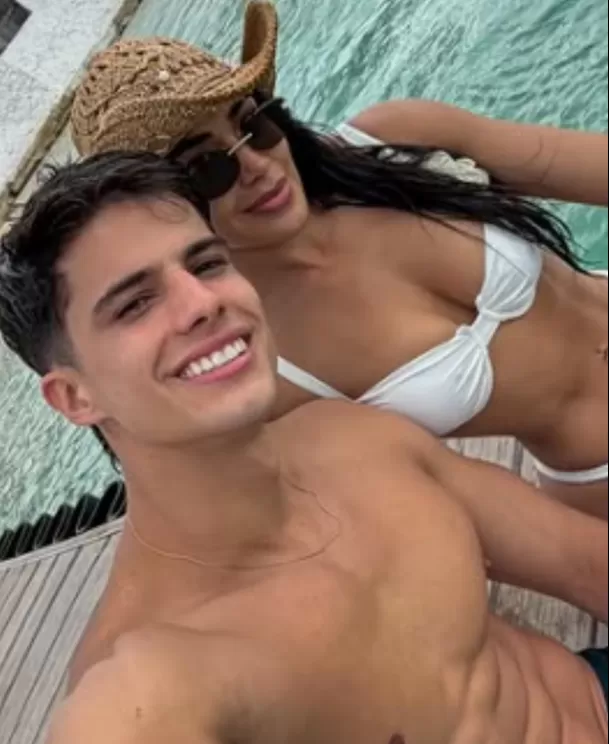 La integrante de Esto es Guerra habló sobre su relación con Kevin Díaz, a quien sorprendió por su cumpleaños con una celebración y un romántico video. Además, reveló que su papá ya tuvo una conversación con el venezolano. La integrante de Esto es Guerra habló sobre su relación con Kevin Díaz, a quien sorprendió por su cumpleaños con una celebración y un romántico video. Además, reveló que su papá ya tuvo una conversación con el venezolano.