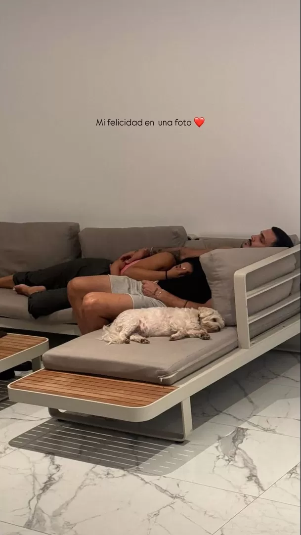 Onelia Molina sorprendió con romántica foto durmiendo junto a Mario Irivarren. Fuente: Instagram