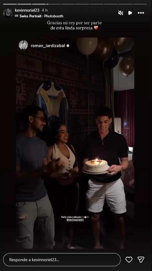 Onelia Molina sorprende a Kevin Díaz por su cumpleaños con una romántica y lujosa celebración en una suite de hotel, decorada con globos, fotografías de ambos y regalos personalizados. El integrante de Esto es Guerra quedó emocionado y le dedicó un mensaje de agradecimiento a su pareja. Video: Instagram @kevinnoriel23 Onelia Molina sorprende a Kevin Díaz por su cumpleaños con una romántica y lujosa celebración en una suite de hotel, decorada con globos, fotografías de ambos y regalos personalizados. El integrante de Esto es Guerra quedó emocionado y le dedicó un mensaje de agradecimiento a su pareja. Video: Instagram @kevinnoriel23