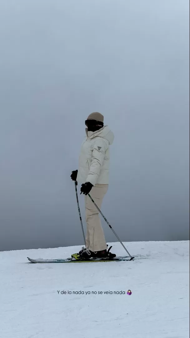 Onelia Molina aprendió a esquiar y sorprendió con impactante salto en la nieve / Instagram Onelia Molina aprendió a esquiar y sorprendió con impactante salto en la nieve / Instagram