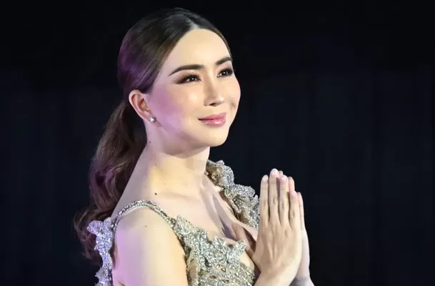 Un cirujano plástico acusa a Jakapong Jakrajutatip, también conocida como Anne Jakrajutatip, de presunto fraude y ocultación de información / AFP Un cirujano plástico acusa a Jakapong Jakrajutatip, también conocida como Anne Jakrajutatip, de presunto fraude y ocultación de información / AFP